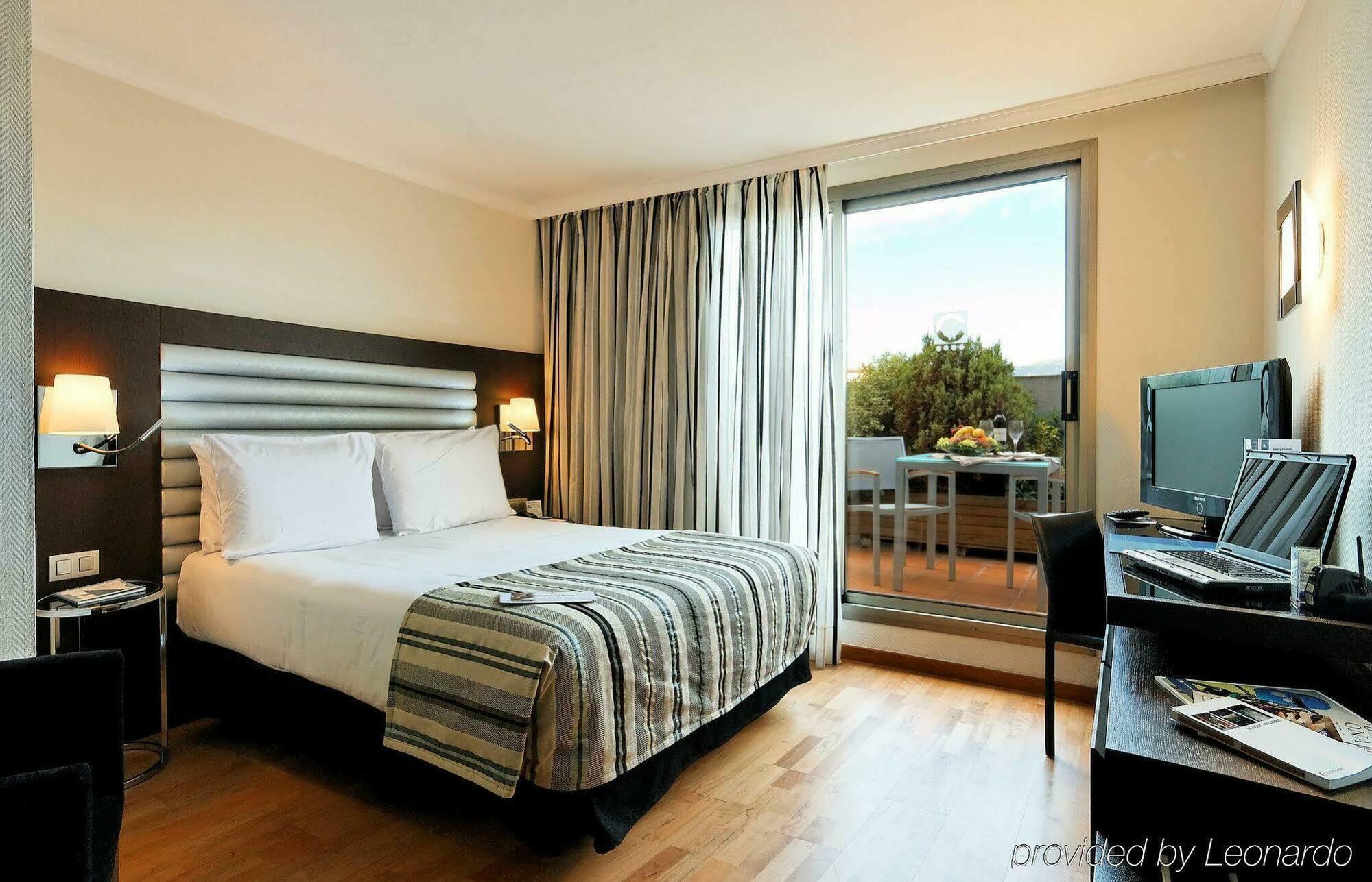 ホテル エクセ クリスタル パレス バルセロナ 部屋 写真